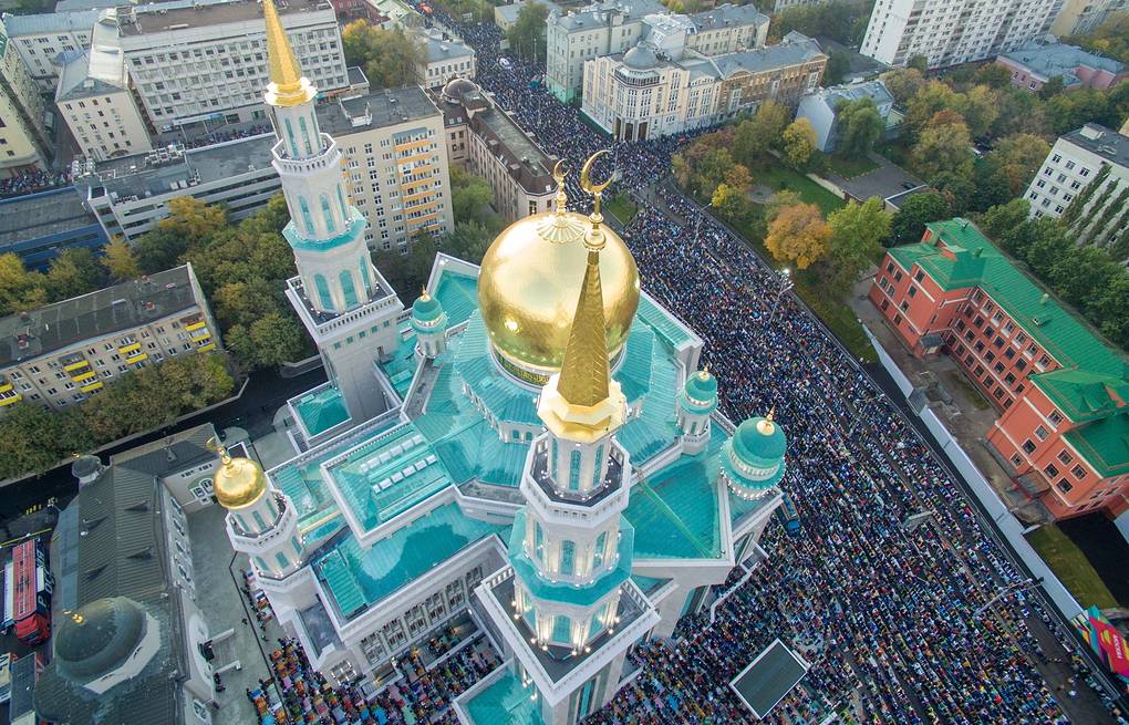 Московская Соборная мечеть ночью