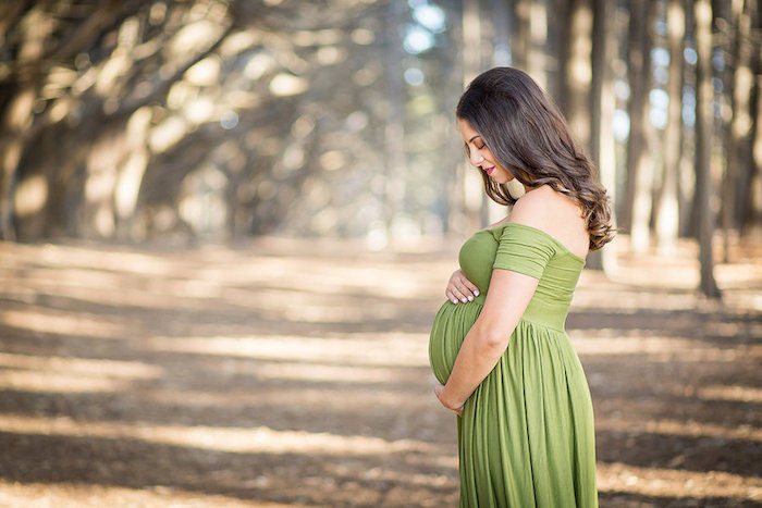 photos-femme-enceinte-idee-photo-grossesse-originale-photographe-maternite