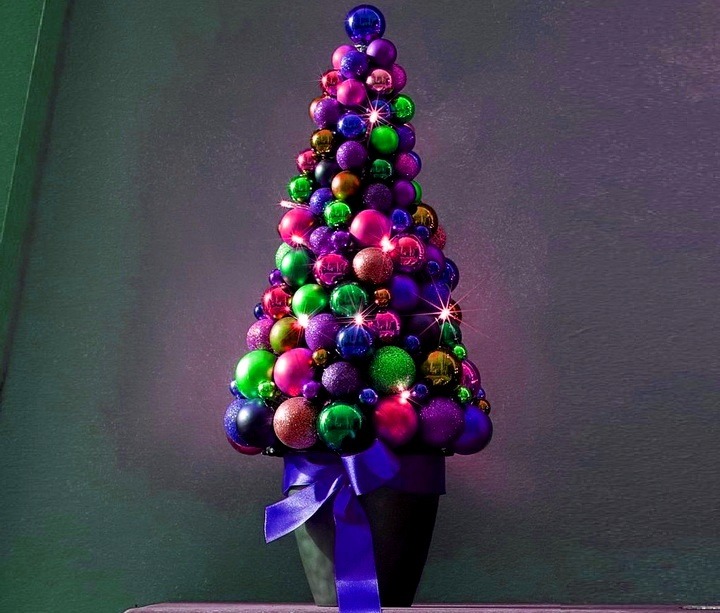 елка из шаров